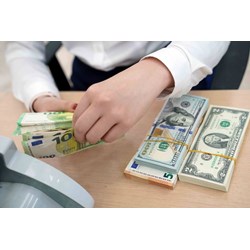 Bán USD ở đâu là đúng chỗ để không bị vi phạm pháp luật?