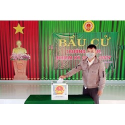 Khuyến khích Bí thư Chi bộ kiêm nhiệm chức danh Trưởng thôn