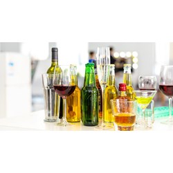 Người bao nhiêu tuổi thì được uống rượu bia?
