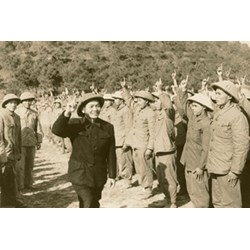Thiên tài quân sự thay đổi vận mệnh dân tộc là ai?