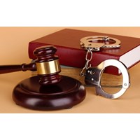 Phân biệt tội truy cứu trách nhiệm hình sự người không có tội với tội không truy cứu trách nhiệm hình sự người có tội?