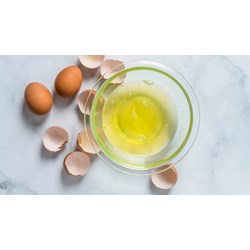 Ăn trứng gà sống có tác dụng gì đối với sức khỏe ?