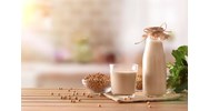 Sữa đậu nành là gì? Phụ nữ có nên uống nhiều sữa đậu nành không?