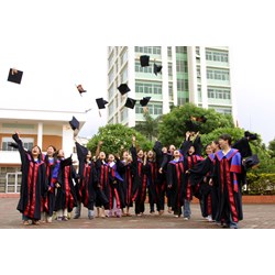 Đảng và Nhà nước ta coi giáo dục và đào tạo là quốc sách hàng đầu