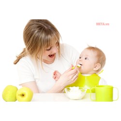 Nên cho trẻ ăn dặm ngày mấy lần là đủ?