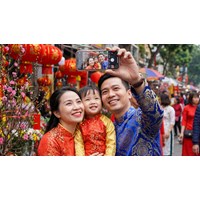 Suy nghĩ về hiện tượng Tháng Giêng là tháng ăn chơi hay nhất