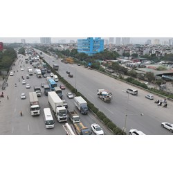 Giao thông vận tải là ngành kinh tế độc đáo vừa mang tính sản xuất, điều này thể hiện qua đâu?
