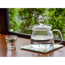 Tại sao nên uống đủ nước ấm buổi sáng?