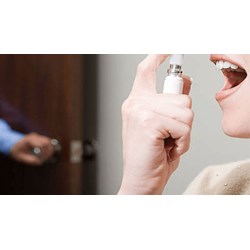 Hướng dẫn cách sử dụng thuốc xịt sát khuẩn họng