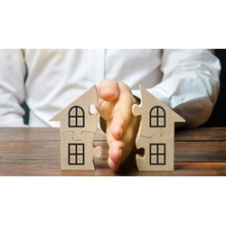 Ly hôn chia tài sản đang thế chấp ngân hàng như thế nào?