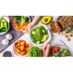 Quan điểm ăn ít để sống khỏe, có đúng không?