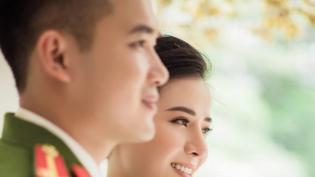 Kết hôn với công an